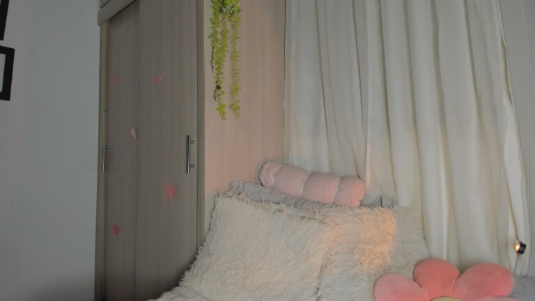 IsabellaRoos19's Streamate show and profile