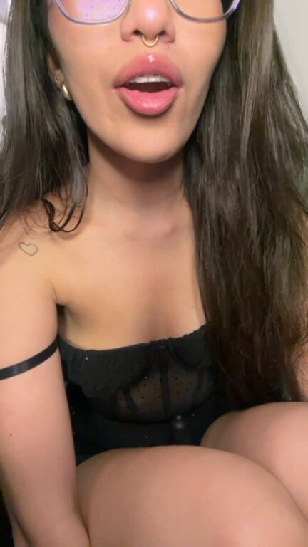 NaomiBendz's Streamate show and profile
