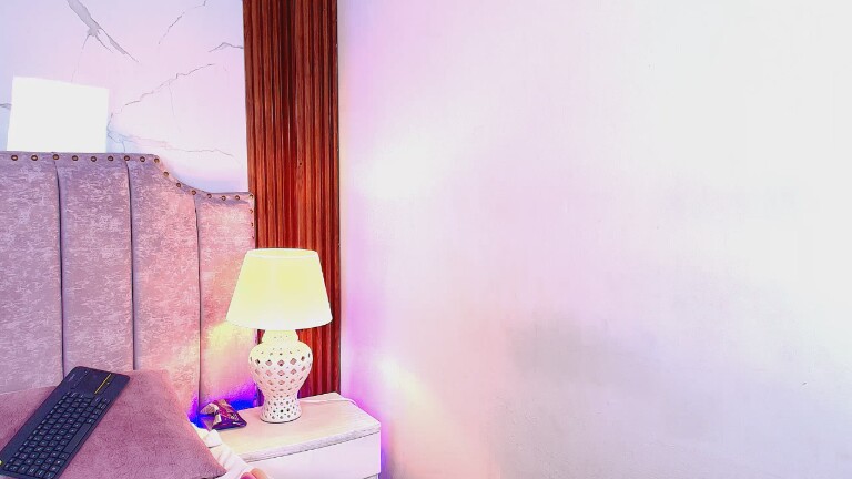 Karoline_606's Streamate show and profile