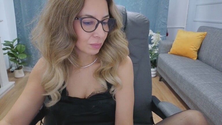 MsSuky's Streamate show and profile