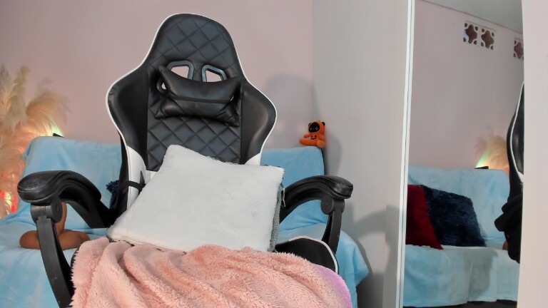 NatalieSaenz29's Streamate show and profile