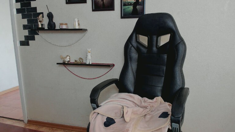 GlamNova's Streamate show and profile