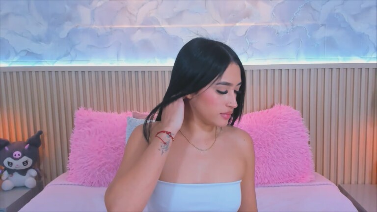 HemmaThompsonn's Streamate show and profile