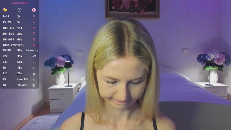 Julie_Blaze's Streamate show and profile