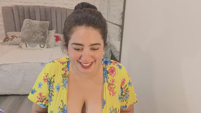 LauraCastaneda's Streamate show and profile