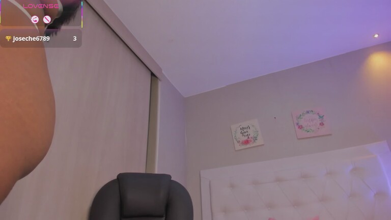 NicoleParker111's Streamate show and profile