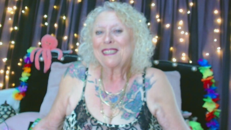 XoXMandyXoX's Streamate show and profile