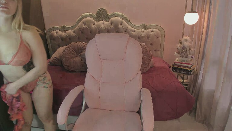 AlinnaKim's Streamate show and profile