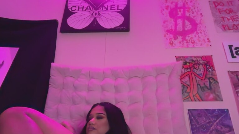 AshleyAve's Streamate show and profile