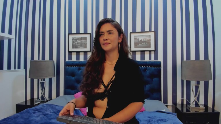 TheresaLarson's Streamate show and profile