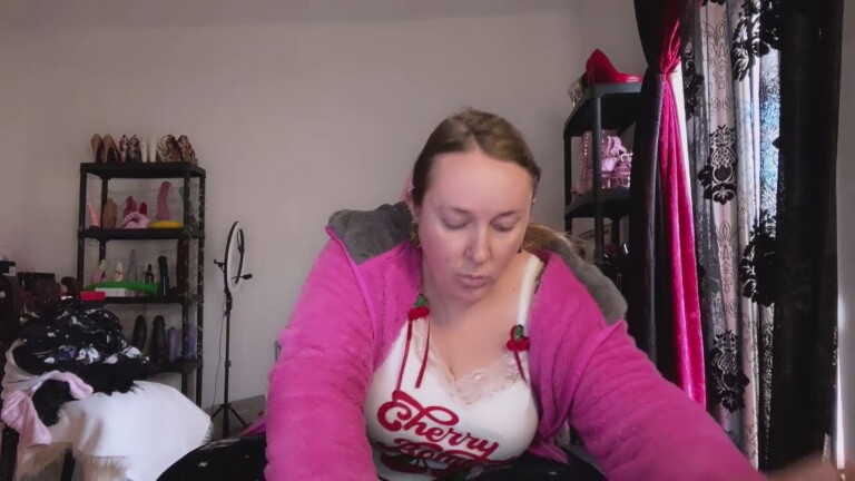 GoddessKisica's Streamate show and profile