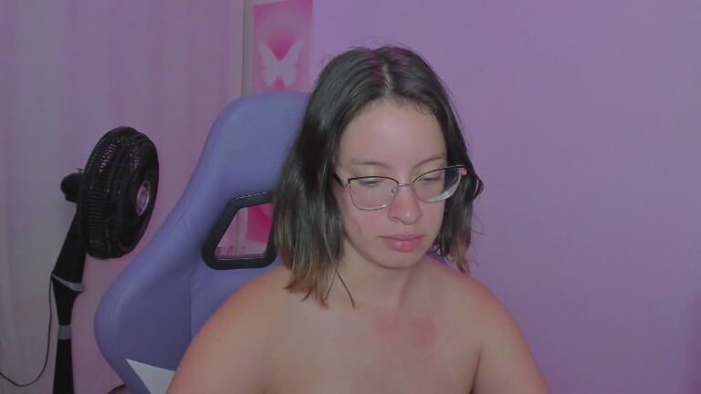 MadeleineMuller's Streamate show and profile