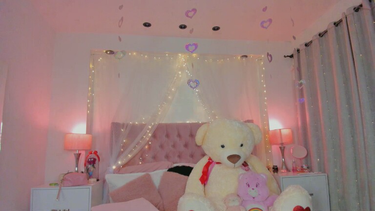 AlexandraWinterr's Streamate show and profile