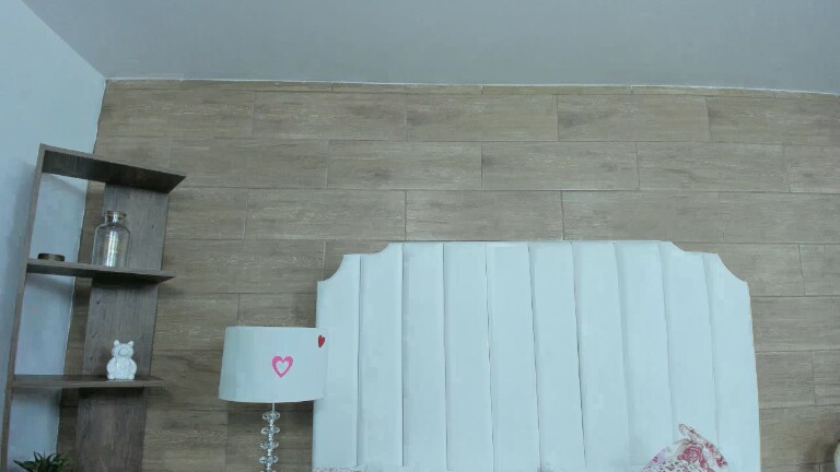 MaddieWaves's Streamate show and profile