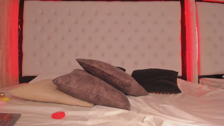 NaslyStone's Streamate show and profile