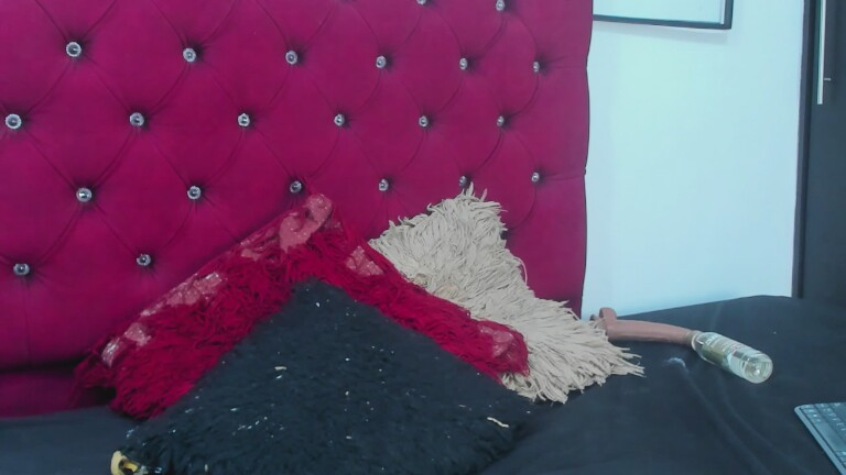 SilvanaMartix's Streamate show and profile