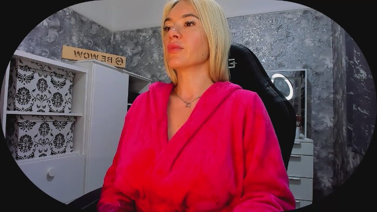 BE_WOW's Streamate show and profile