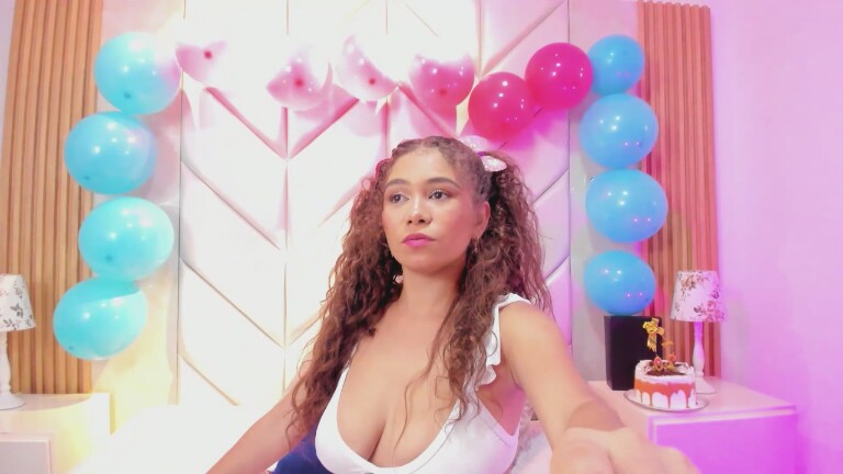 CamilaSilva's Streamate show and profile