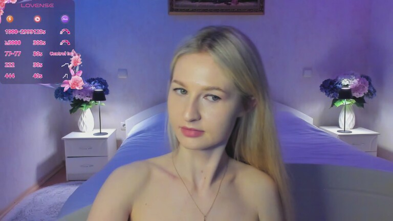 Julie_Blaze's Streamate show and profile