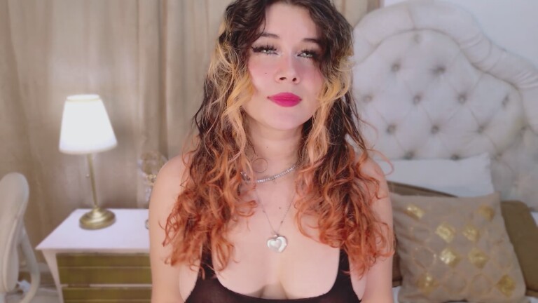 MaraMaison's Streamate show and profile