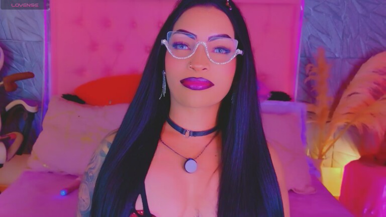 MacaSweet's Streamate show and profile