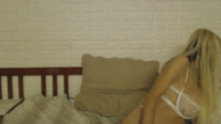 NikkiBender's Streamate show and profile