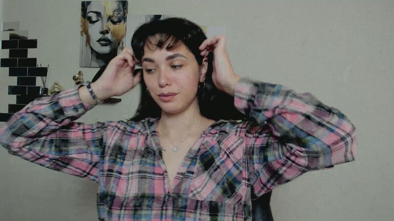 GlamNova's Streamate show and profile