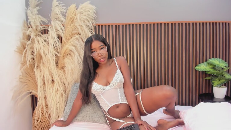 SeleneLune's Streamate show and profile