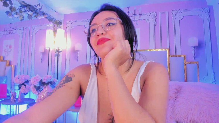 NaraSuarez's Streamate show and profile