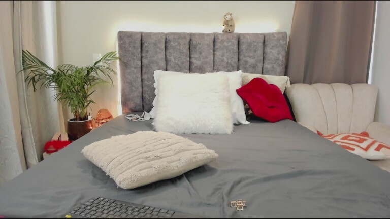 Scarletthred's Streamate show and profile