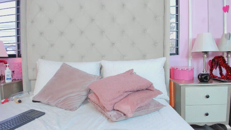 ScarlettLeBlanc's Streamate show and profile