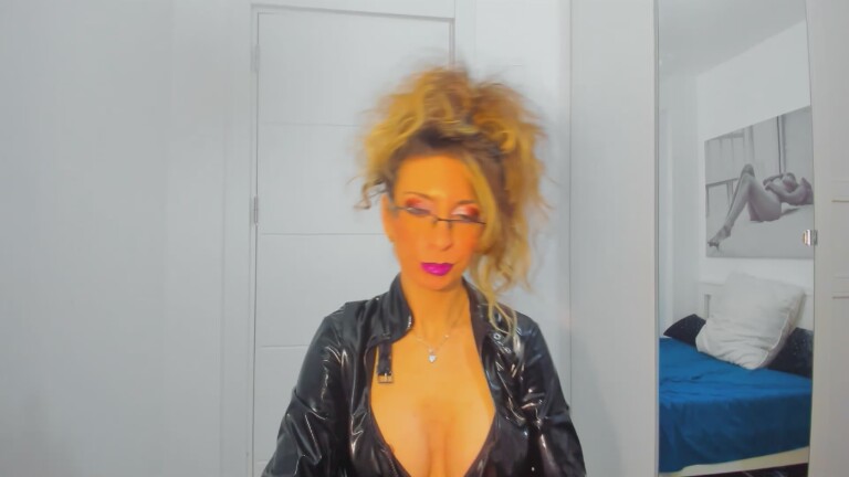 AvaDeArmond's Streamate show and profile