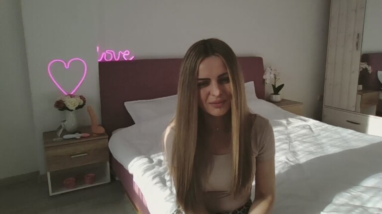 EMYILIA's Streamate show and profile