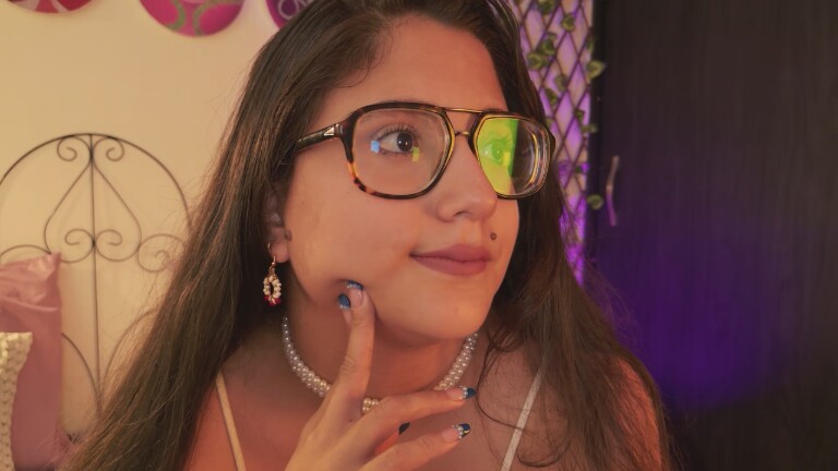 HaileyBunny_18's Streamate show and profile