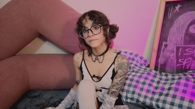 Gaia33's Streamate show and profile