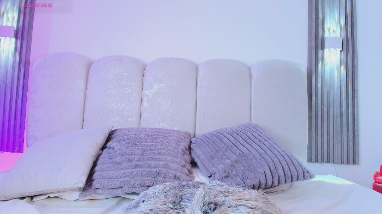 tianadubois's Streamate show and profile