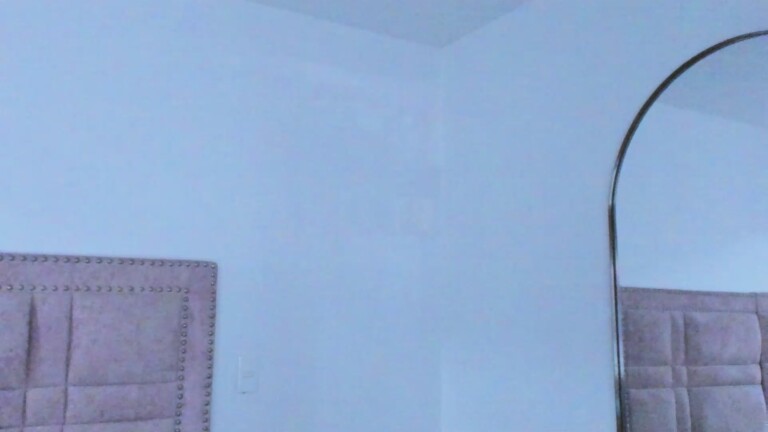 MelanieSantos's Streamate show and profile