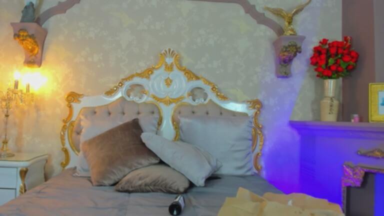 ZuzanHoll's Streamate show and profile