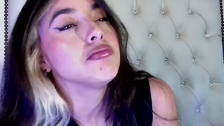 LiaBardi's Streamate show and profile