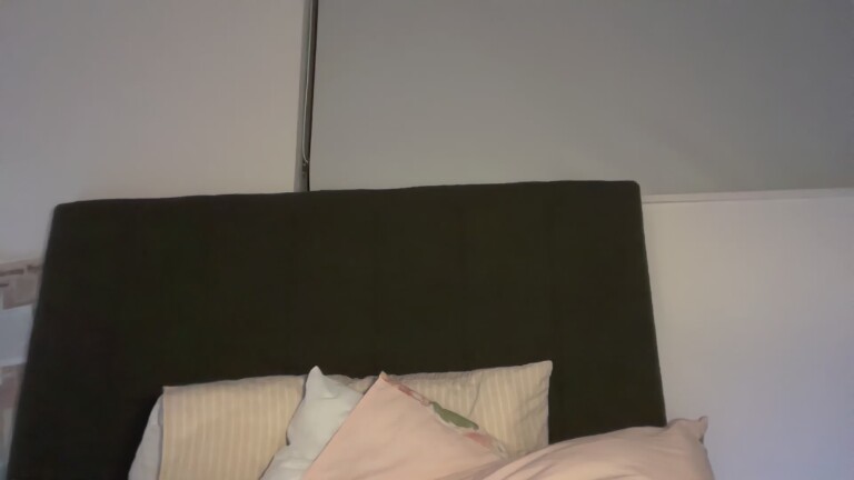 ZaraHartUK's Streamate show and profile