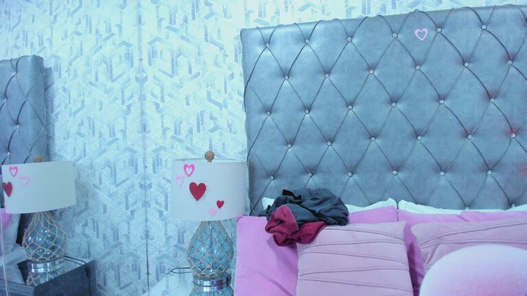 MaddieWaves's Streamate show and profile