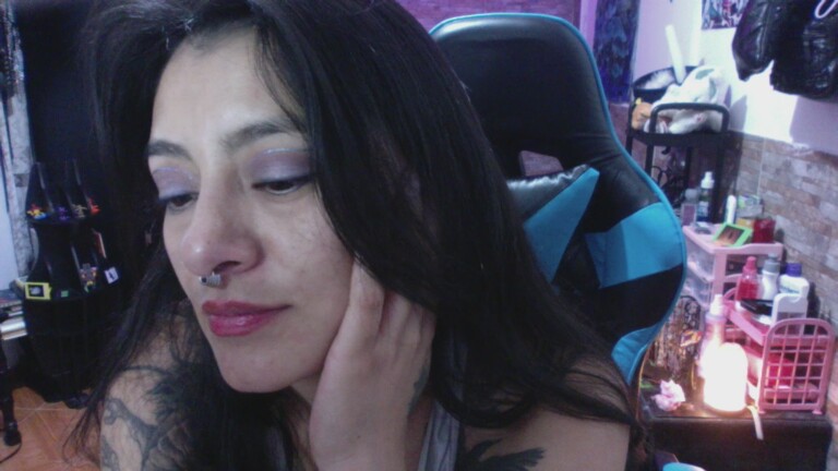 AngelaQuen's Streamate show and profile