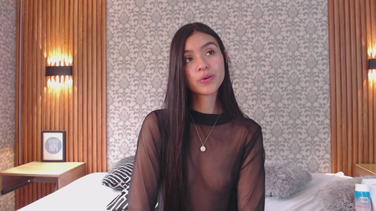 Charlotte_18's Streamate show and profile